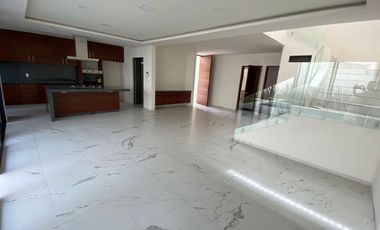 Estrene en privada de 4 casas