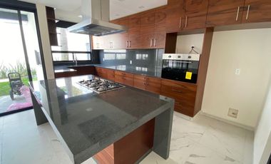 Estrene en privada de 4 casas