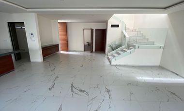 Estrene en privada de 4 casas