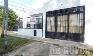 Casa PH en Venta en Ezpeleta Oeste