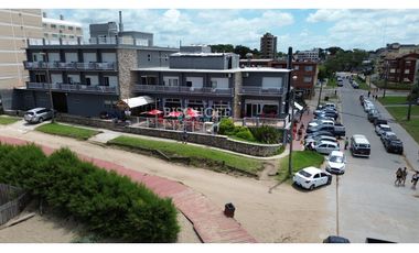 VENTA DE HOTEL CON PISCINA CLIMATIZADA A METROS DEL MAR
