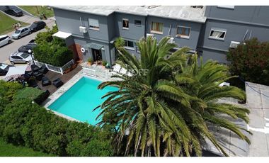 VENTA DE HOTEL CON PISCINA CLIMATIZADA A METROS DEL MAR