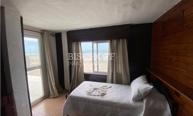 VENTA DE HOTEL CON PISCINA CLIMATIZADA A METROS DEL MAR