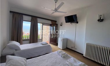 VENTA DE HOTEL CON PISCINA CLIMATIZADA A METROS DEL MAR