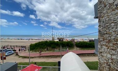 VENTA DE HOTEL CON PISCINA CLIMATIZADA A METROS DEL MAR