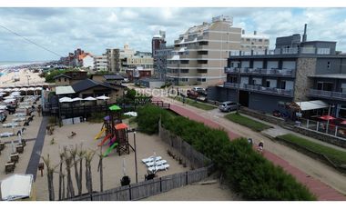 VENTA DE HOTEL CON PISCINA CLIMATIZADA A METROS DEL MAR