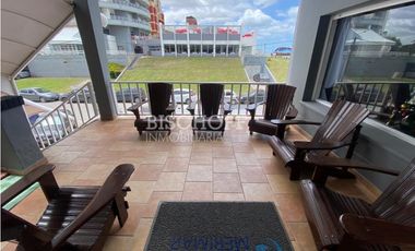 VENTA DE HOTEL CON PISCINA CLIMATIZADA A METROS DEL MAR