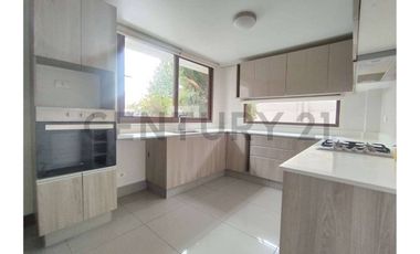 VENTA CASA CHICUREO - CONDOMINIO AGUAS CLARAS