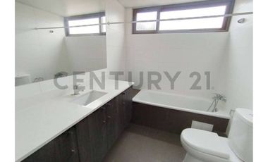VENTA CASA CHICUREO - CONDOMINIO AGUAS CLARAS