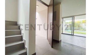 VENTA CASA CHICUREO - CONDOMINIO AGUAS CLARAS
