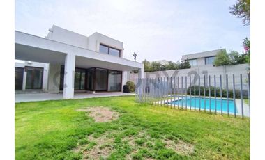 VENTA CASA CHICUREO - CONDOMINIO AGUAS CLARAS