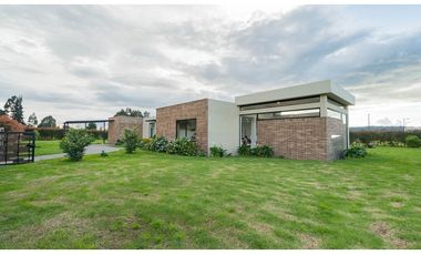 CASA CAMPESTRE CONTEMPORNEA Y MODERNA / TENJO CUNDINAMARCA