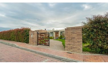 CASA CAMPESTRE CONTEMPORNEA Y MODERNA / TENJO CUNDINAMARCA