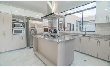 CASA CAMPESTRE CONTEMPORNEA Y MODERNA / TENJO CUNDINAMARCA