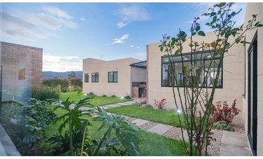 CASA CAMPESTRE CONTEMPORNEA Y MODERNA / TENJO CUNDINAMARCA