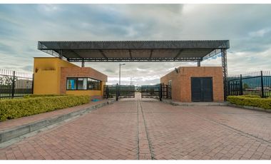 CASA CAMPESTRE CONTEMPORNEA Y MODERNA / TENJO CUNDINAMARCA