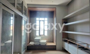 GEDUNG STRATEGIS 3 LANTAI LOKASI PREMIUM DI TUKAD UNDA RENON DENPASAR