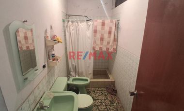 😮 Ocasión Casa En Venta 🏡  Urb. Piura Calle Castro Pozo Mz F1 Lote 06 🔝 Uso Comercial  💰 👉🏽 A.T  199.5 M2 👉🏽 A.C  250 M2