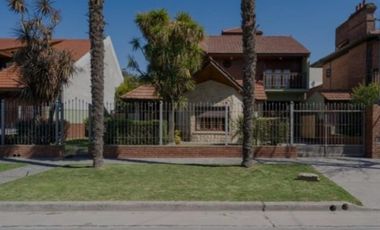 VENDO CHALET 4 AMBIENTES