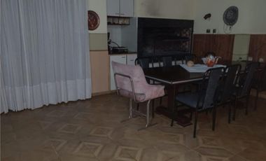 VENDO CHALET 4 AMBIENTES