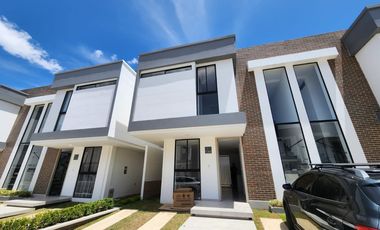 casa en arriendo en villa del rosario. Cod A5658