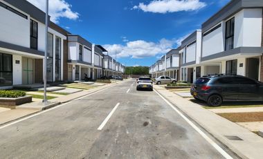 casa en arriendo en villa del rosario. Cod A5658