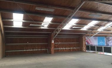 Local comercial con estacionamientos