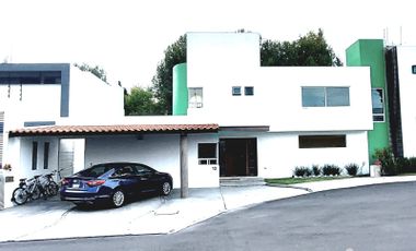 Casa en venta en Colinas del Cimatario Queretaro con recamara en planta baja