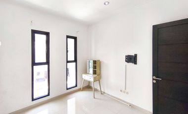 Rumah 2 Lt SHM 12 Menit ke Bintaro Xchange Mall Dibantu KPR J-26642