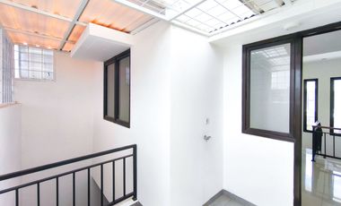 Rumah 2 Lt SHM 12 Menit ke Bintaro Xchange Mall Dibantu KPR J-26642