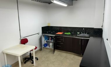 oficina en arriendo/venta en pinares. Cod V16769