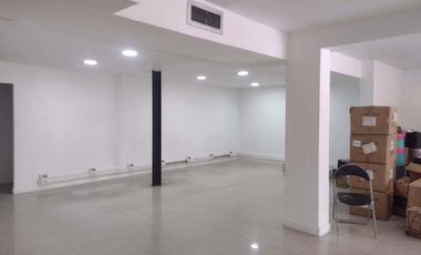 LOCAL EN ARRIENDO UBICADO EN MEDELLIN SECTOR LAURELES