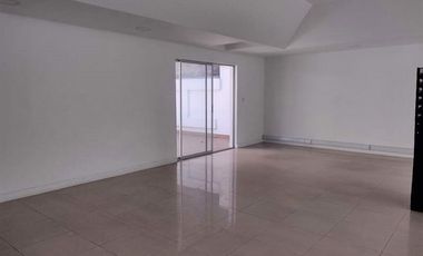 LOCAL EN ARRIENDO UBICADO EN MEDELLIN SECTOR LAURELES