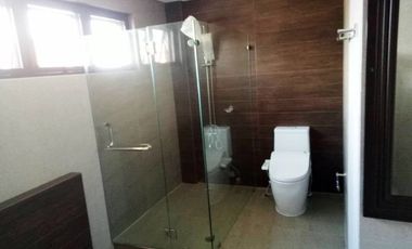 Five Bedrooms Three Storey House and Lot for Sale or Rent in