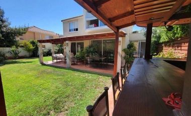 VENDO HERMOSA CASA EN SANTA ELENA DE CHICUREO