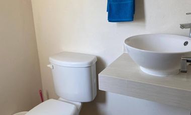 RENTA CASA AMUEBLADA EN DREAM LAGOONS EN CLUSTER CON ALBERCA 3 HABITACIONES