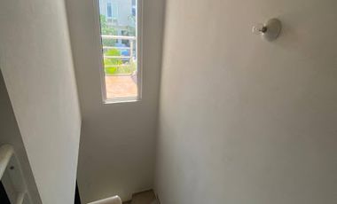 RENTA CASA AMUEBLADA EN DREAM LAGOONS EN CLUSTER CON ALBERCA 3 HABITACIONES