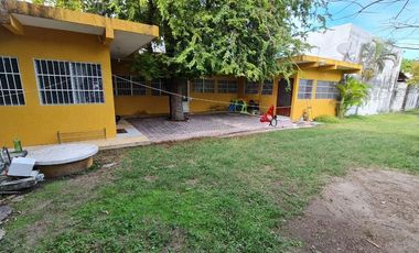 3 DEPARTAMENTOS EN VENTA, CON AMPLIO TERRENO. CARMEN, CAMP.