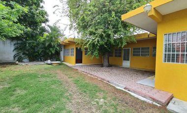 3 DEPARTAMENTOS EN VENTA, CON AMPLIO TERRENO. CARMEN, CAMP.