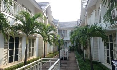 For Rent Beautiful White Townhouse at Cilandak