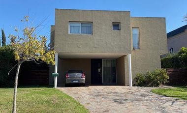 Casa en venta en Santa Maria De Los Olivos