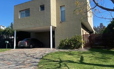 Casa en venta en Santa Maria De Los Olivos
