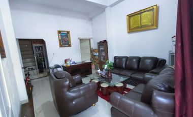 RUMAH MEWAH DI JUAL 2 LANTAI DI JL LOBAK FULL INTERIOR