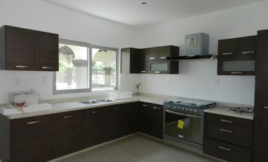 CASA EN RENTA EN ZAPOTLANEJO