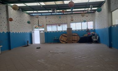 BODEGA CON OFICINAS Y CASA
