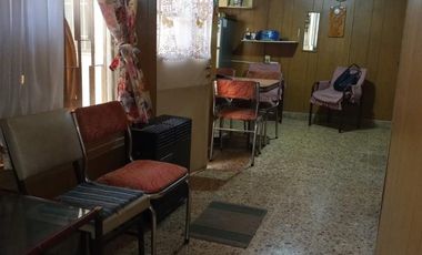 Tipo Casa fondo con entrada independiente
