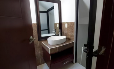 !precio negociable¡ AMPLIA ESTRENE MODERNA CON VIGILANCIA RECÁMARA CON VESTIDOR Y BAÑO PB Y ALBERCA