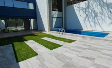 !precio negociable¡ AMPLIA ESTRENE MODERNA CON VIGILANCIA RECÁMARA CON VESTIDOR Y BAÑO PB Y ALBERCA