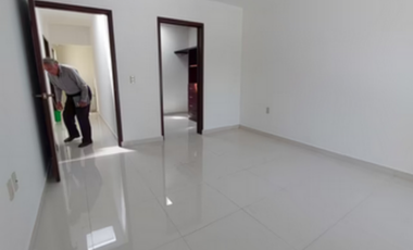 !precio negociable¡ AMPLIA ESTRENE MODERNA CON VIGILANCIA RECÁMARA CON VESTIDOR Y BAÑO PB Y ALBERCA