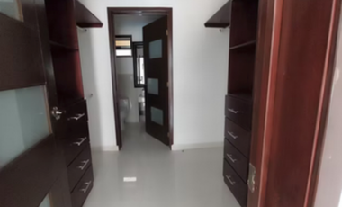 !precio negociable¡ AMPLIA ESTRENE MODERNA CON VIGILANCIA RECÁMARA CON VESTIDOR Y BAÑO PB Y ALBERCA